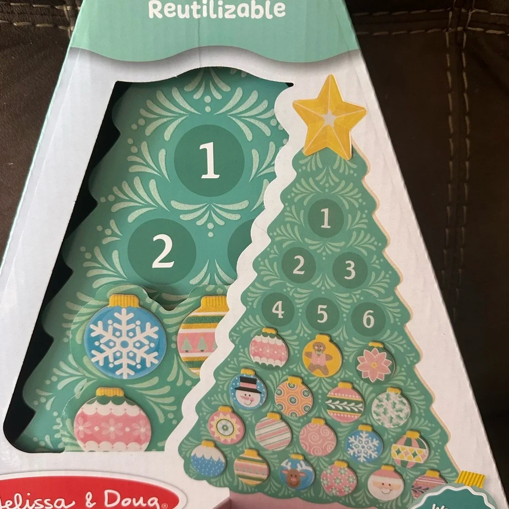 Melissa & Doug Festive Magnetic Christmas Tree Set